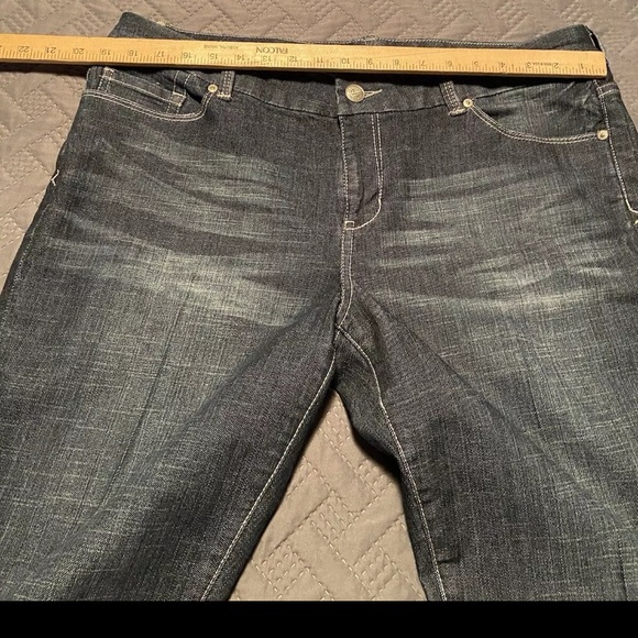 Seven7 Jeans Women Size 20 Dark Denim Flared Embroidered Pocket Cotton Blend - Picture 8 of 16